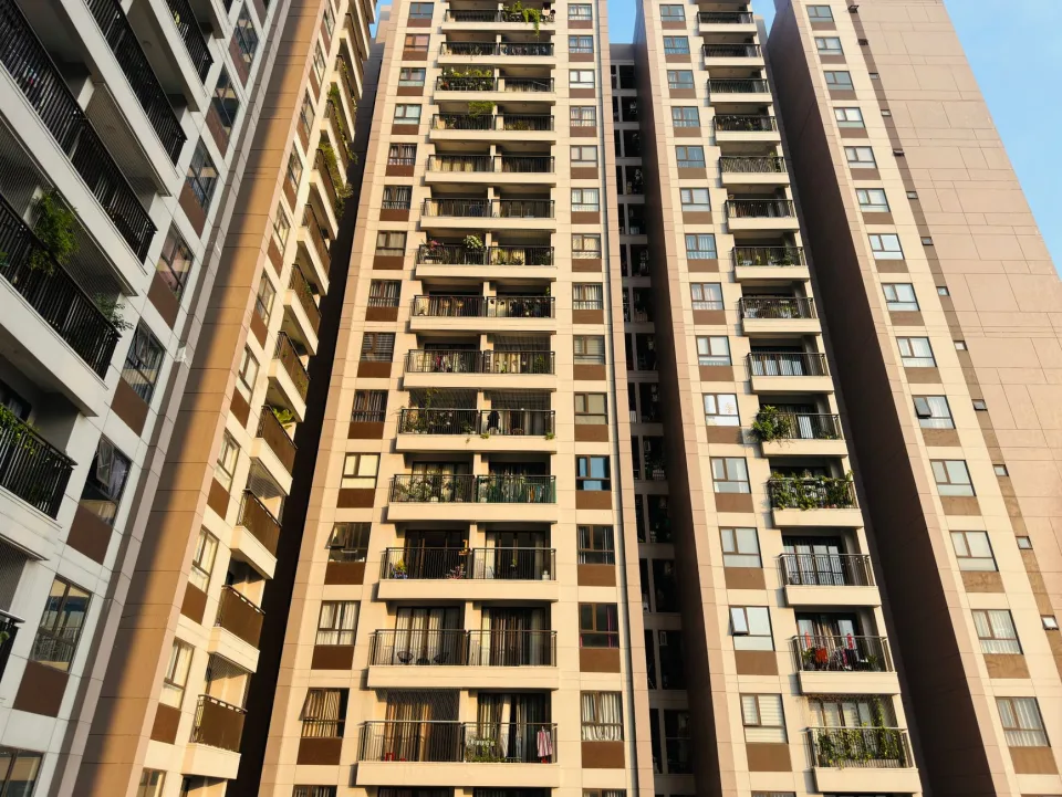 Dẫn khách đi xem nhà